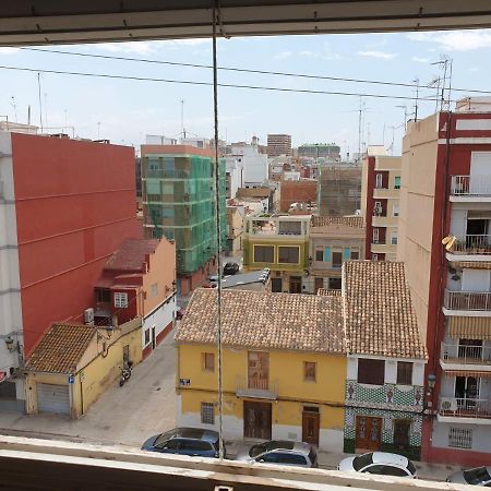 Apartment 400 Meters From The Beach Valencia Exterior photo
